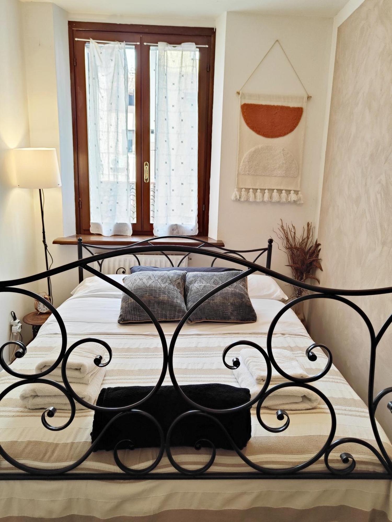 Le Case Di Sara Parking And Two Rooms In The Historic Center Údine Exterior foto